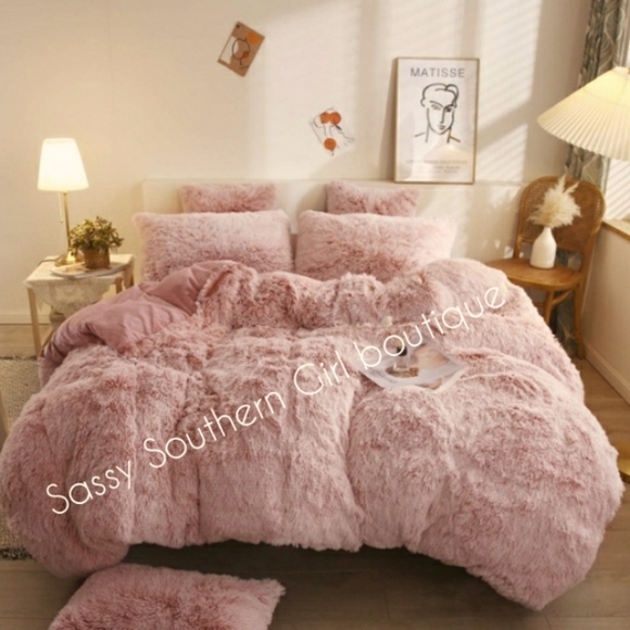 ⭐🆕Pink blush shaggy faux fur duvet set